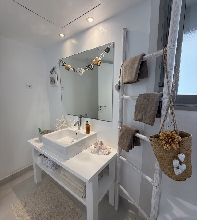 Resa Estates Ibiza longter rental Cala Tarida penthouse bathroom.jpeg